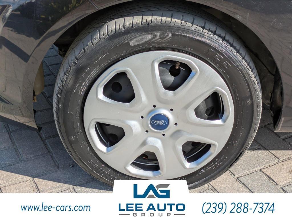 used 2013 Ford Fiesta car