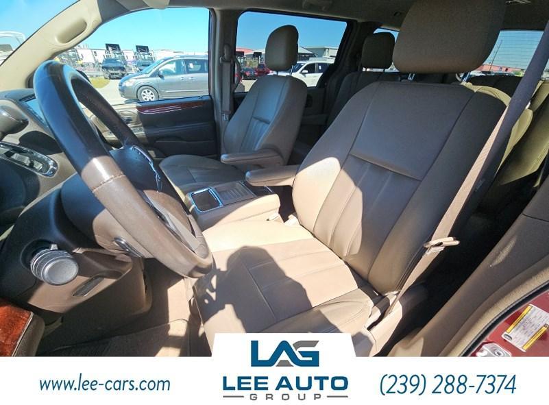 used 2016 Chrysler Town & Country car