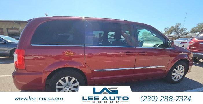 used 2016 Chrysler Town & Country car