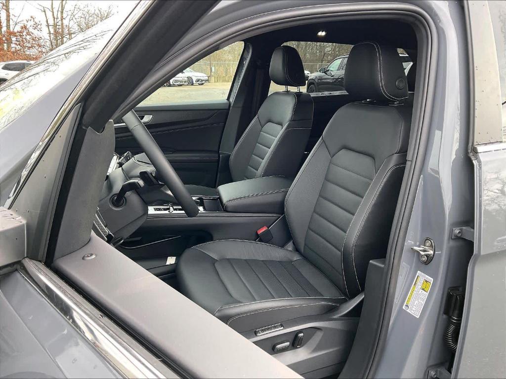 new 2026 Volkswagen Atlas Cross Sport car, priced at $47,577