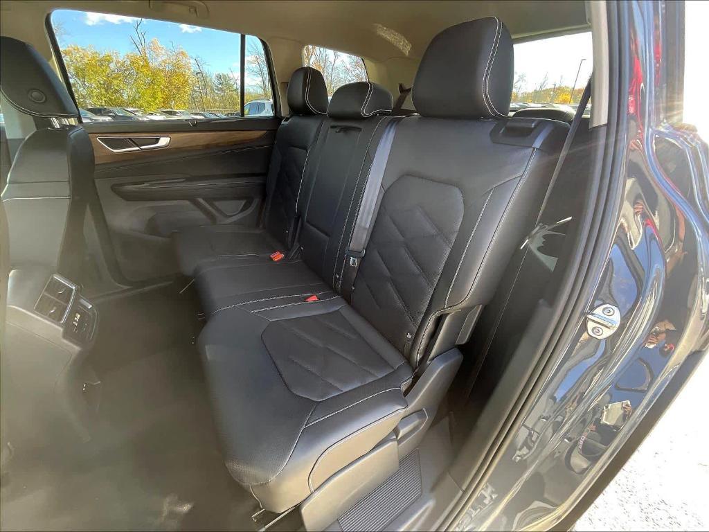new 2026 Volkswagen Atlas car, priced at $44,801