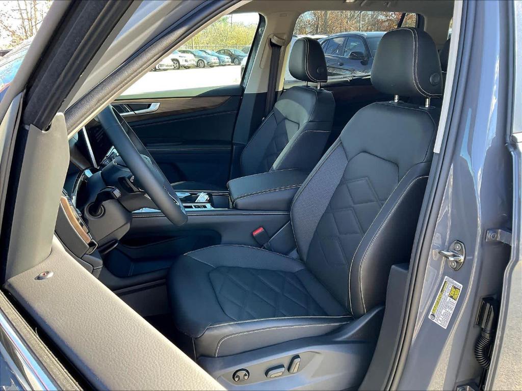 new 2026 Volkswagen Atlas car, priced at $44,801