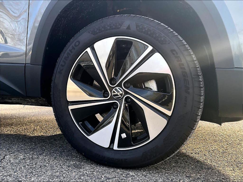 new 2026 Volkswagen Taos car, priced at $32,612