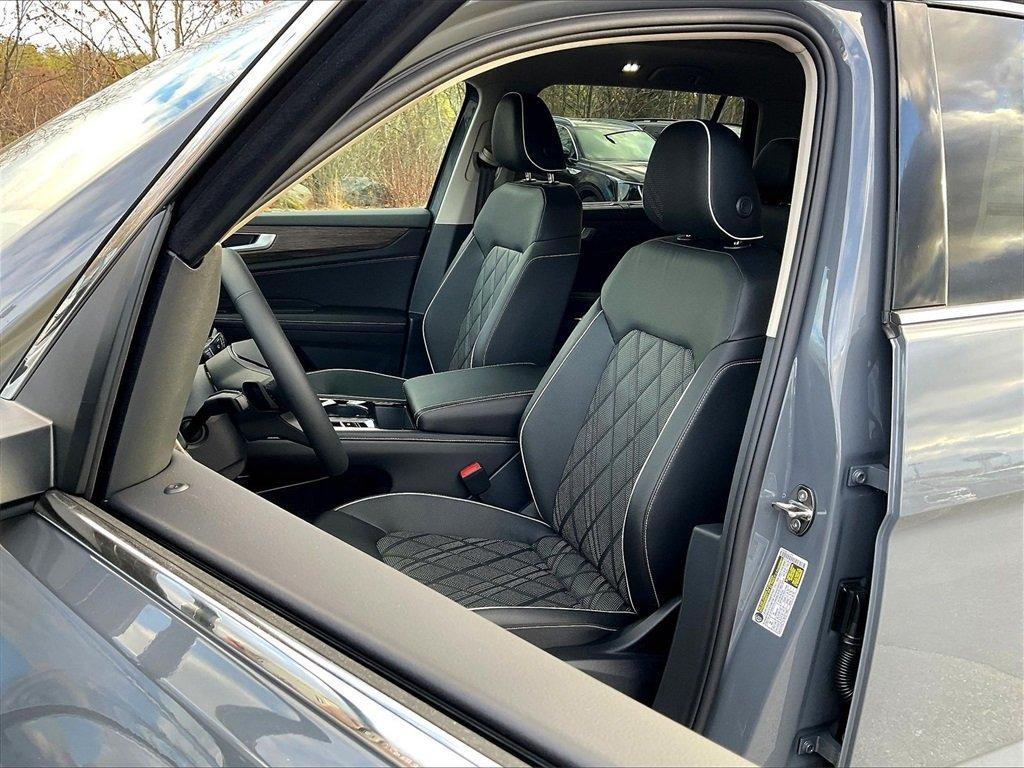 new 2026 Volkswagen Atlas car, priced at $53,304