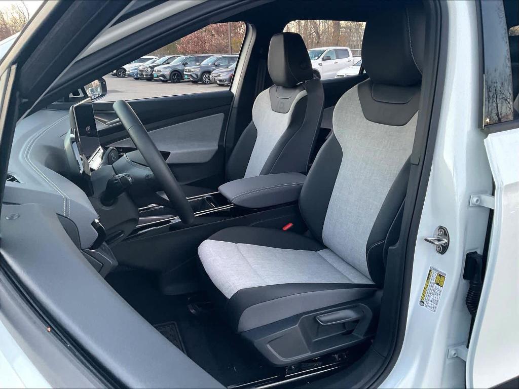 new 2025 Volkswagen ID.4 car, priced at $37,887