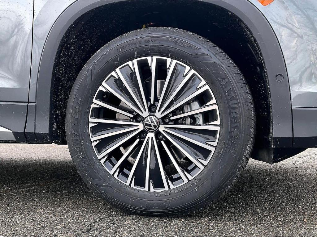 new 2026 Volkswagen Tiguan car, priced at $33,338