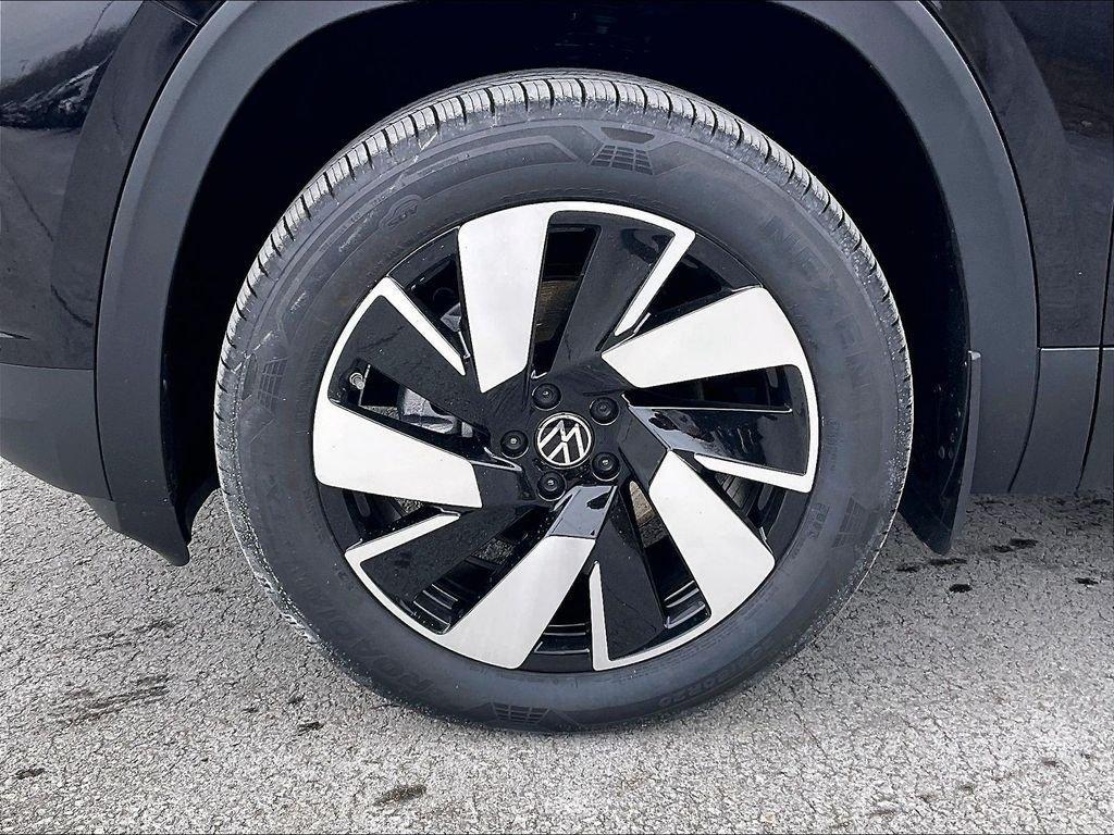 new 2026 Volkswagen Atlas Cross Sport car, priced at $47,492