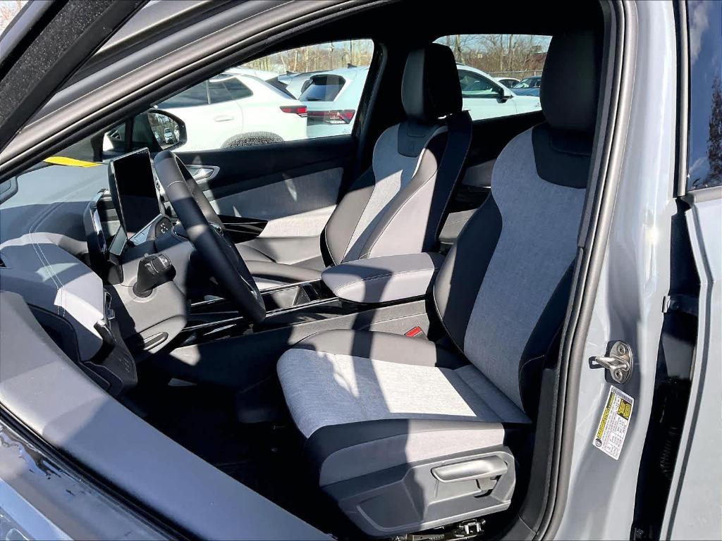 new 2025 Volkswagen ID.4 car, priced at $37,887