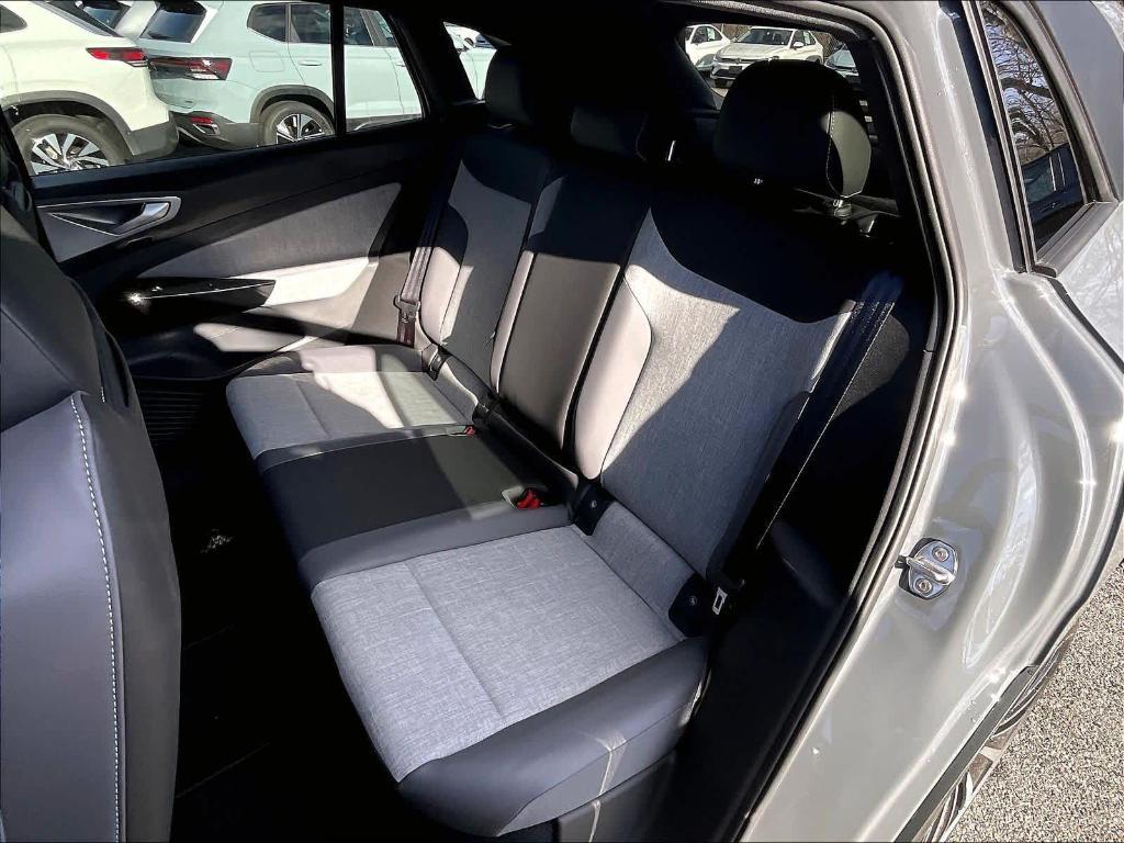 new 2025 Volkswagen ID.4 car, priced at $37,887