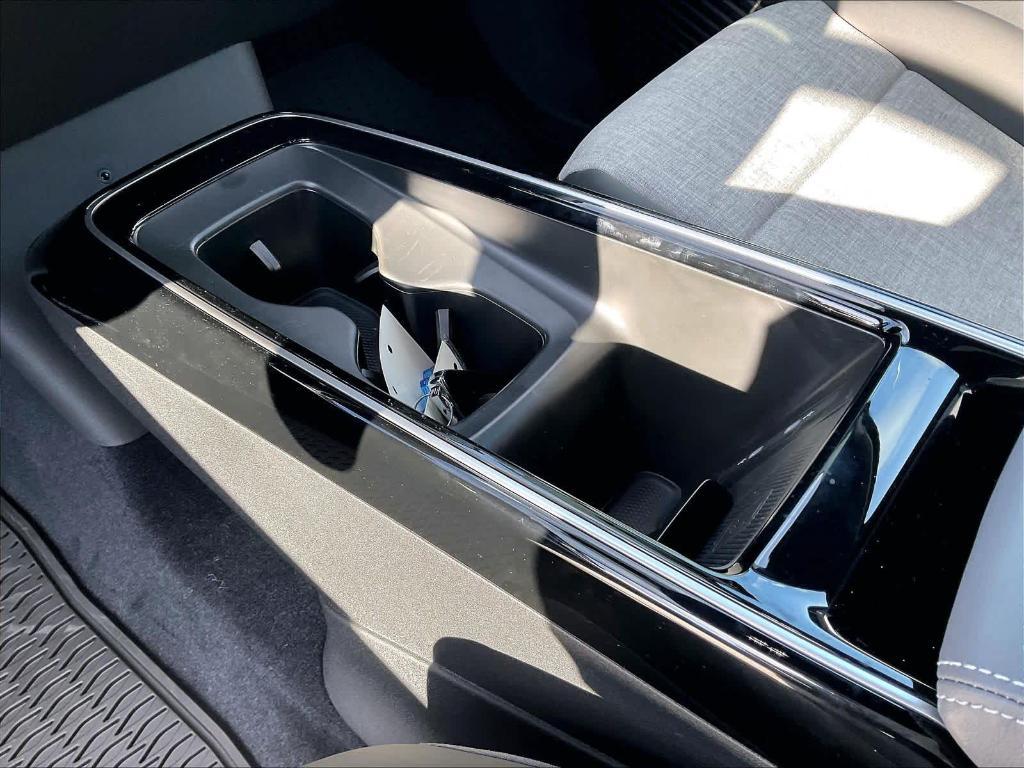 new 2025 Volkswagen ID.4 car, priced at $37,887