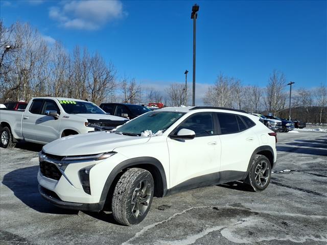 used 2025 Chevrolet Trax car, priced at $22,990