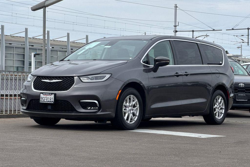 used 2023 Chrysler Pacifica car, priced at $22,276
