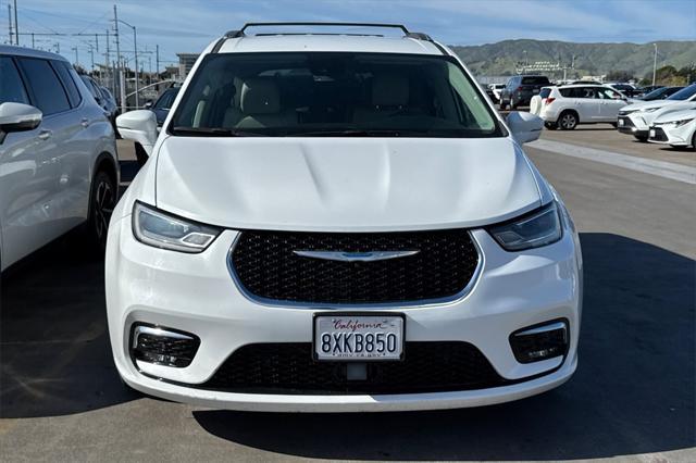 used 2021 Chrysler Pacifica Hybrid car, priced at $23,092