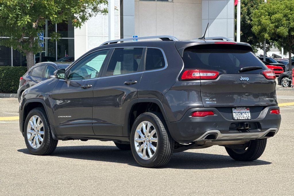 used 2015 Jeep Cherokee car, priced at $12,991