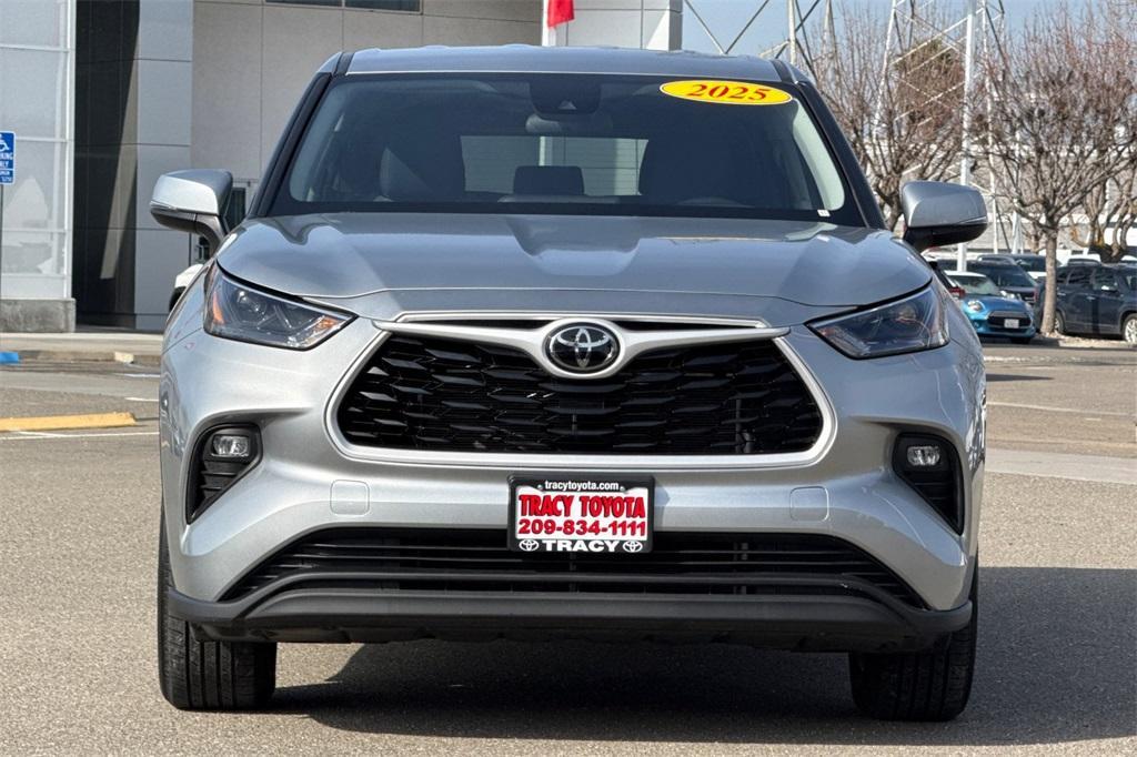used 2025 Toyota Highlander car, priced at $39,596
