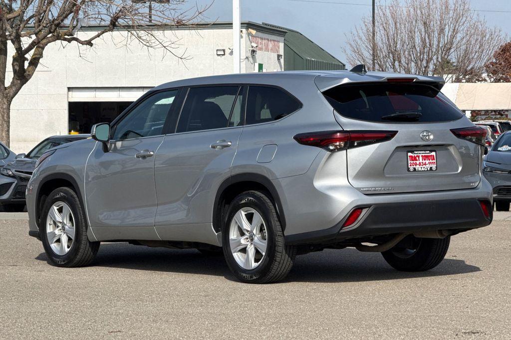used 2025 Toyota Highlander car, priced at $39,596