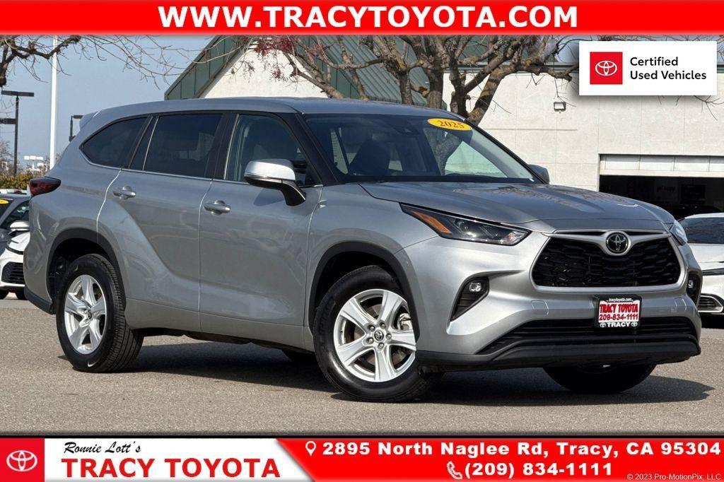 used 2025 Toyota Highlander car, priced at $39,596