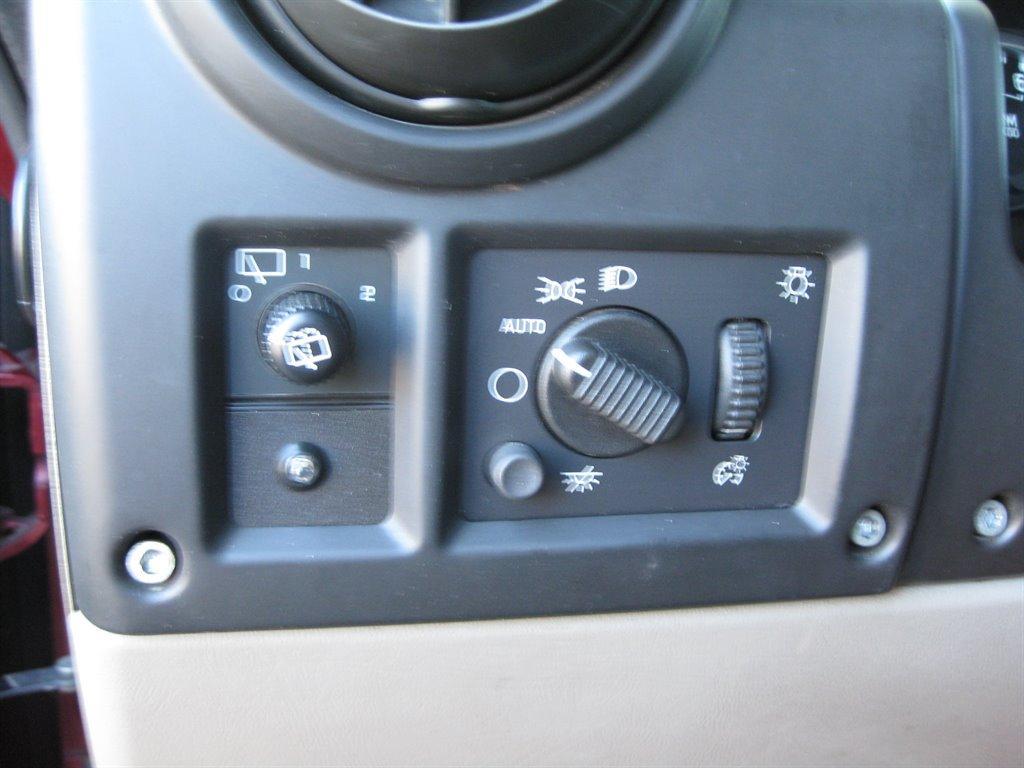 used 2005 Hummer H2 car, priced at $12,500