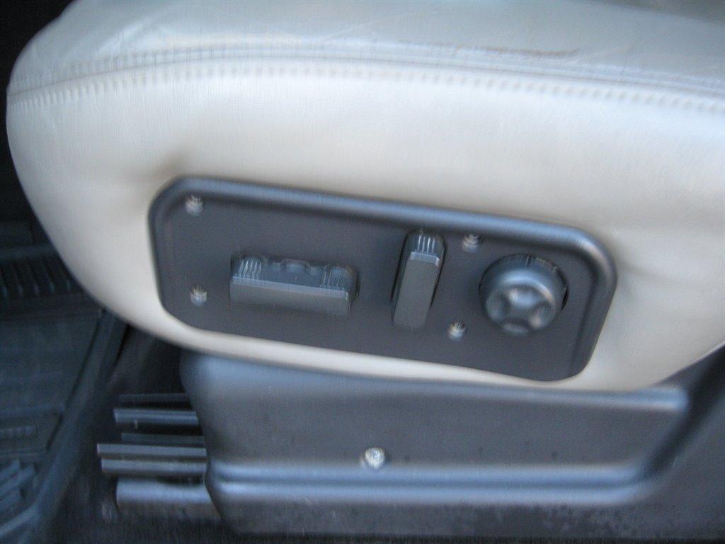 used 2005 Hummer H2 car, priced at $12,500