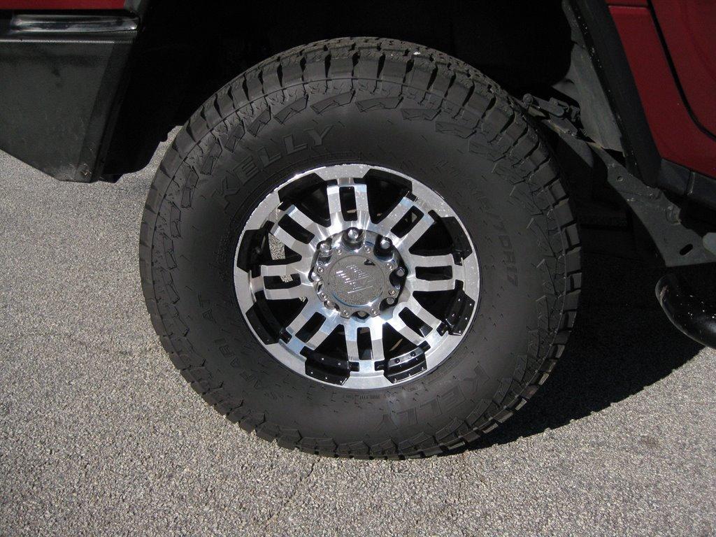 used 2005 Hummer H2 car, priced at $12,500