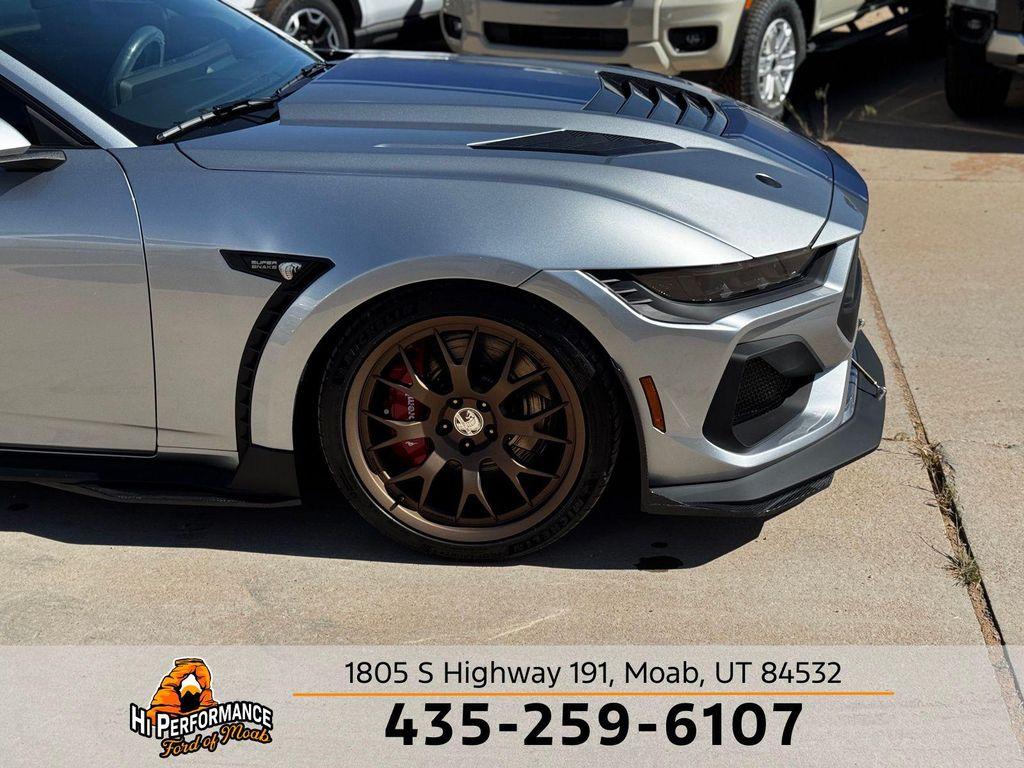 new 2025 Ford Mustang car