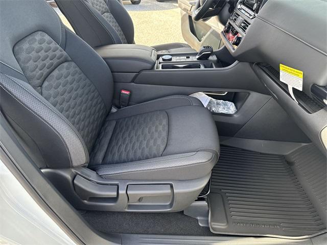 new 2025 Nissan Pathfinder car, priced at $40,360