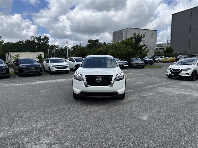 new 2025 Nissan Pathfinder car, priced at $40,360