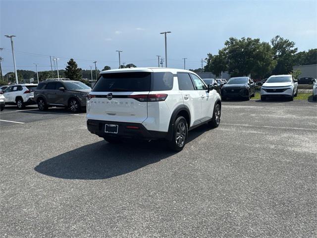 new 2025 Nissan Pathfinder car, priced at $40,360