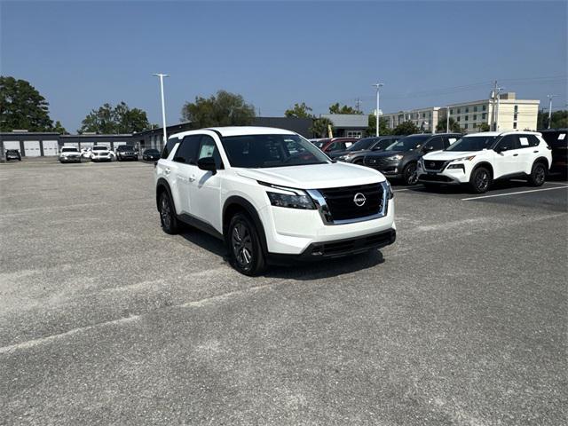 new 2025 Nissan Pathfinder car, priced at $40,360