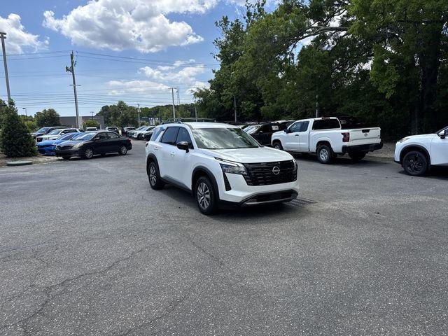 new 2026 Nissan Pathfinder car, priced at $40,945