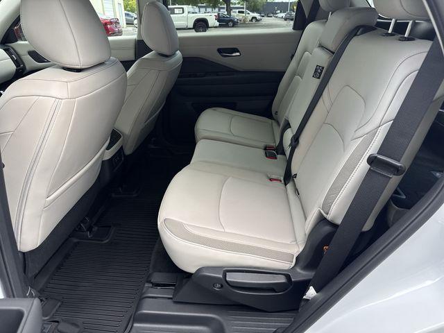 new 2026 Nissan Pathfinder car, priced at $40,945