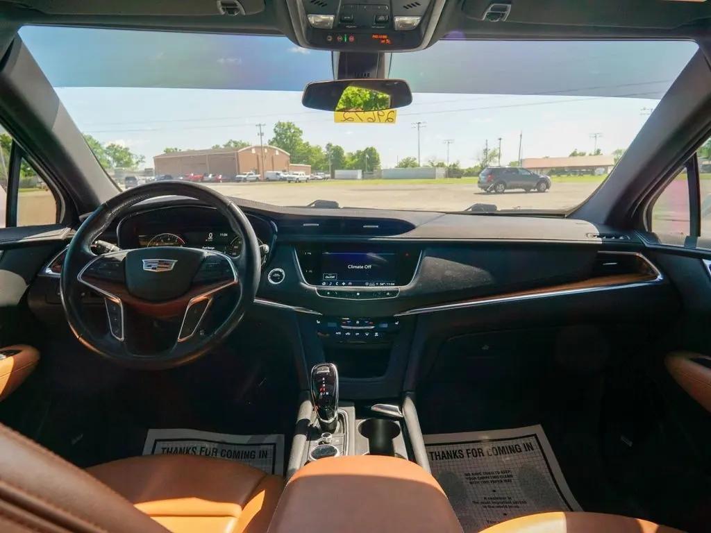 used 2021 Cadillac XT5 car, priced at $27,944