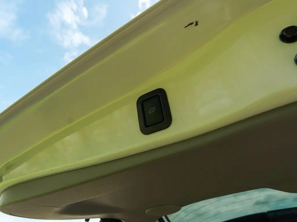 used 2018 Toyota Highlander car, priced at $34,344