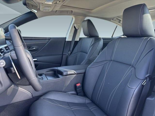 new 2025 Lexus ES 300h car, priced at $58,054