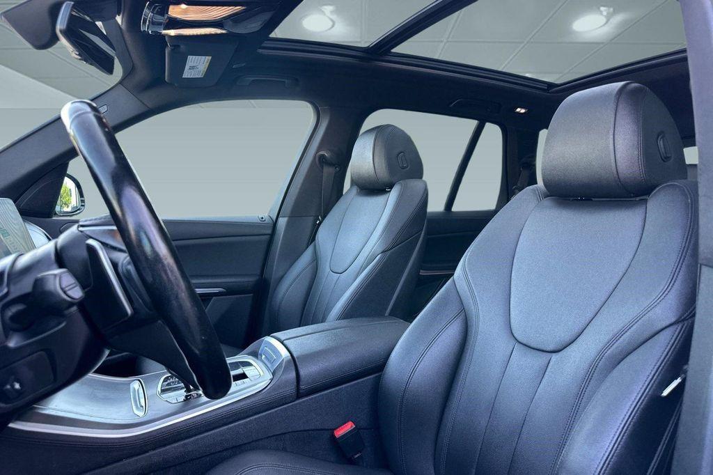 BMW X5 view 22