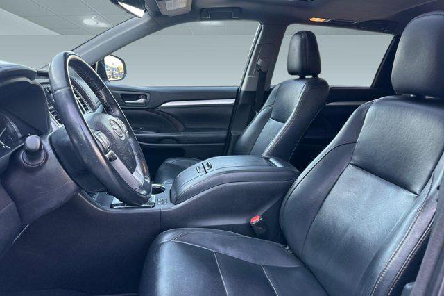used 2018 Toyota Highlander Hybrid car, priced at $16,999