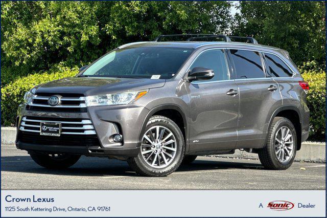 used 2018 Toyota Highlander Hybrid car, priced at $16,999