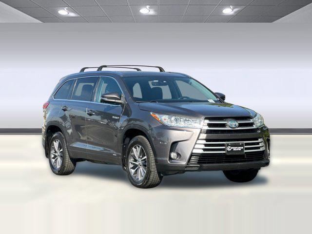 used 2018 Toyota Highlander Hybrid car, priced at $16,999