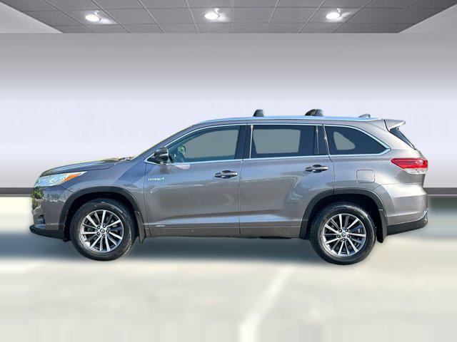 used 2018 Toyota Highlander Hybrid car, priced at $16,999