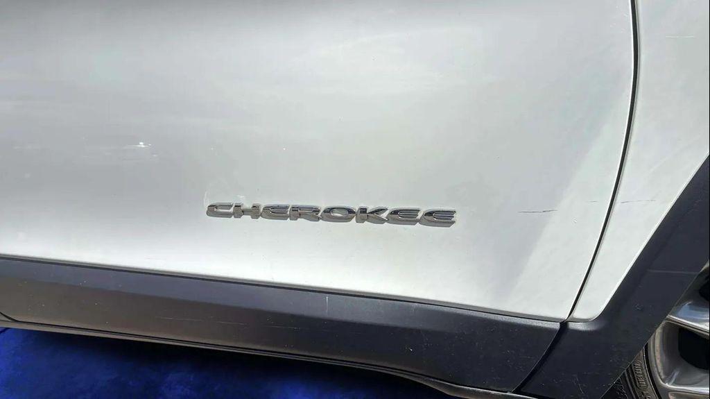 used 2016 Jeep Cherokee car, priced at $15,488