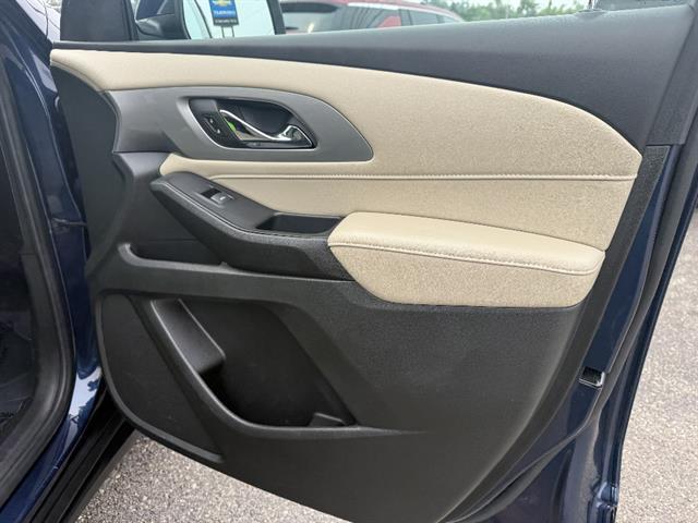 used 2023 Chevrolet Traverse car, priced at $30,195