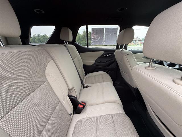 used 2023 Chevrolet Traverse car, priced at $30,195