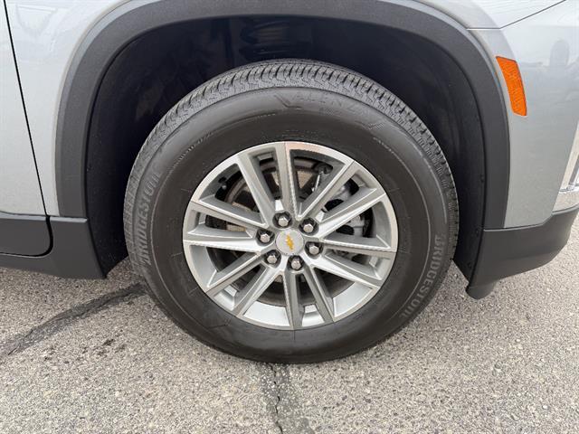 used 2023 Chevrolet Traverse car, priced at $34,295