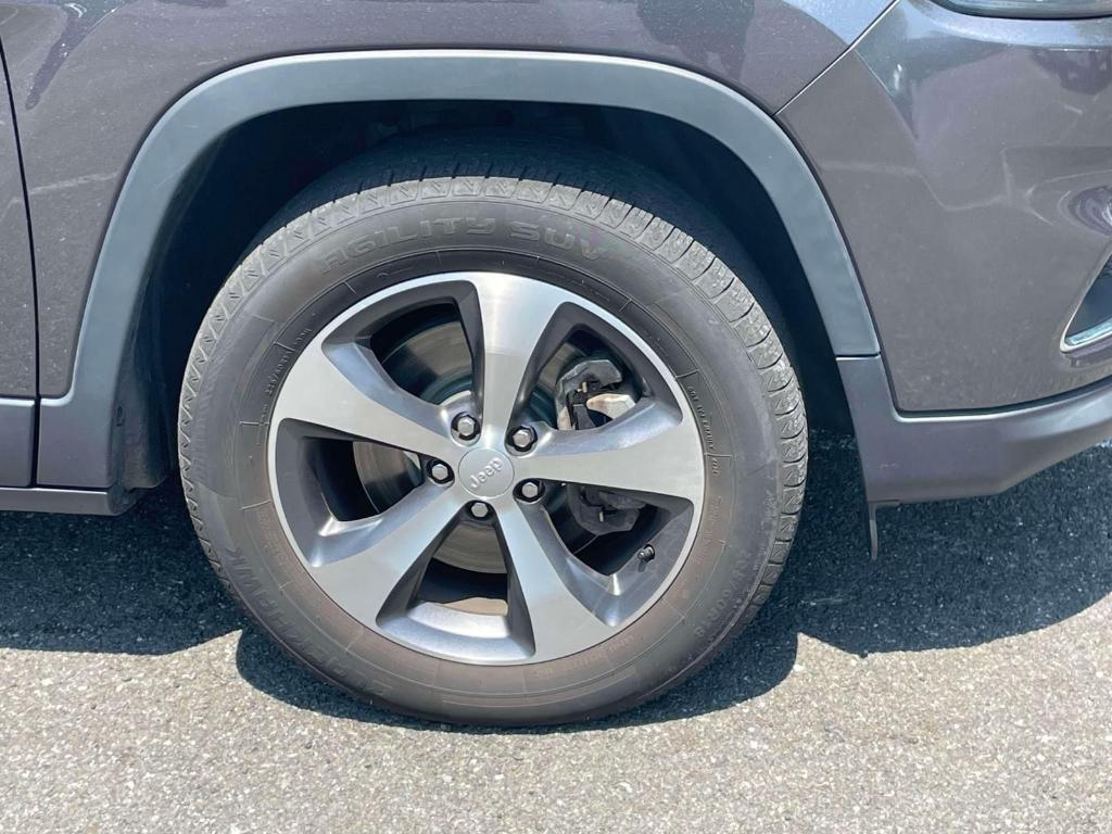 used 2022 Jeep Cherokee car, priced at $25,280