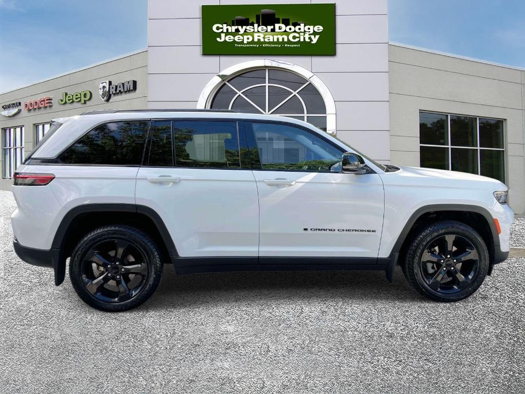 used 2023 Jeep Grand Cherokee car, priced at $32,483