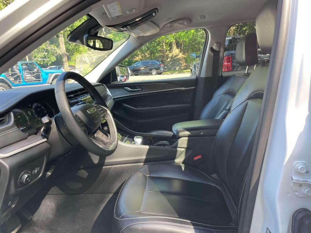 used 2023 Jeep Grand Cherokee car, priced at $32,483