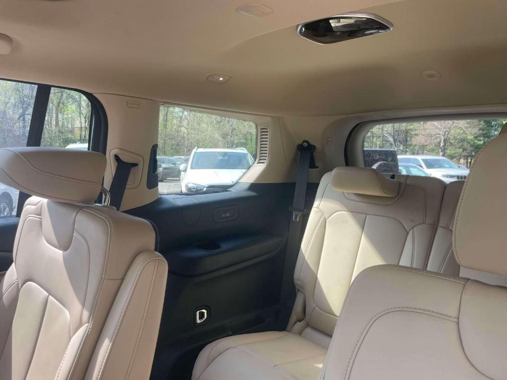 used 2022 Jeep Grand Cherokee L car, priced at $30,594