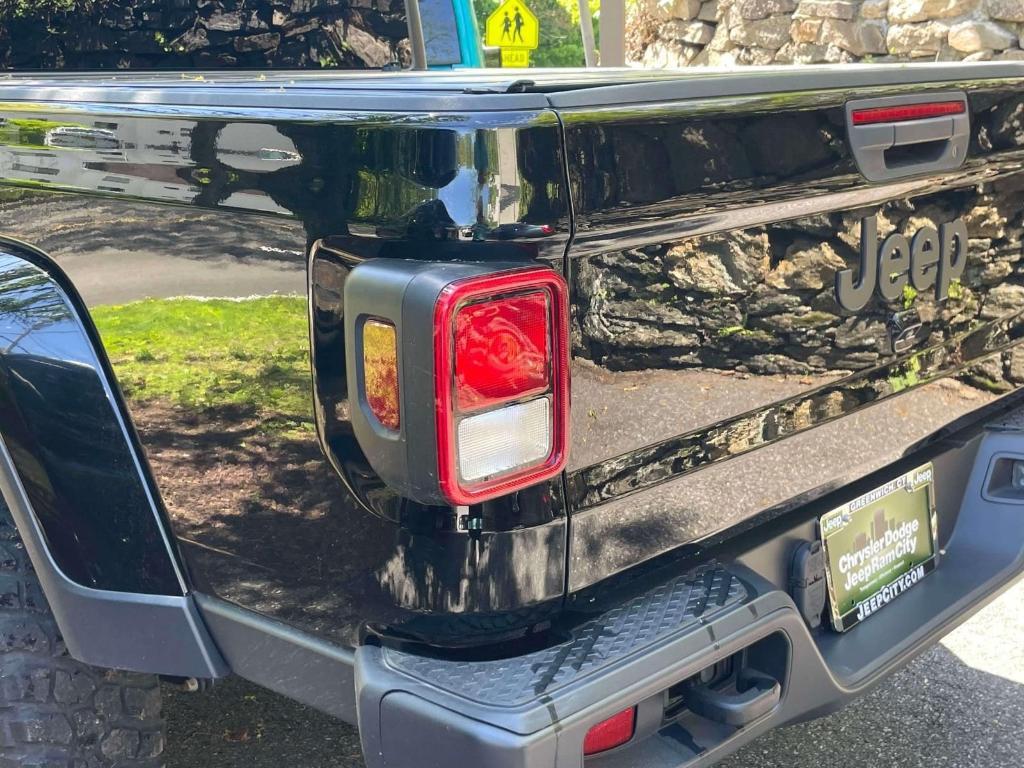 used 2022 Jeep Gladiator car, priced at $33,494