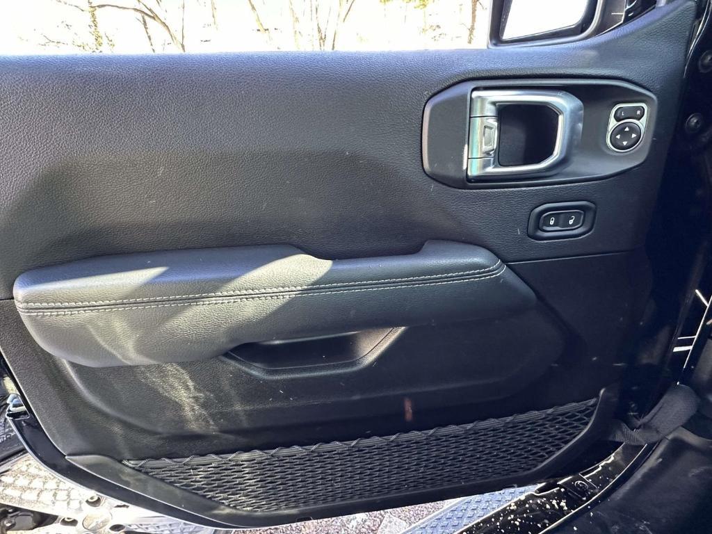 used 2022 Jeep Gladiator car, priced at $31,699