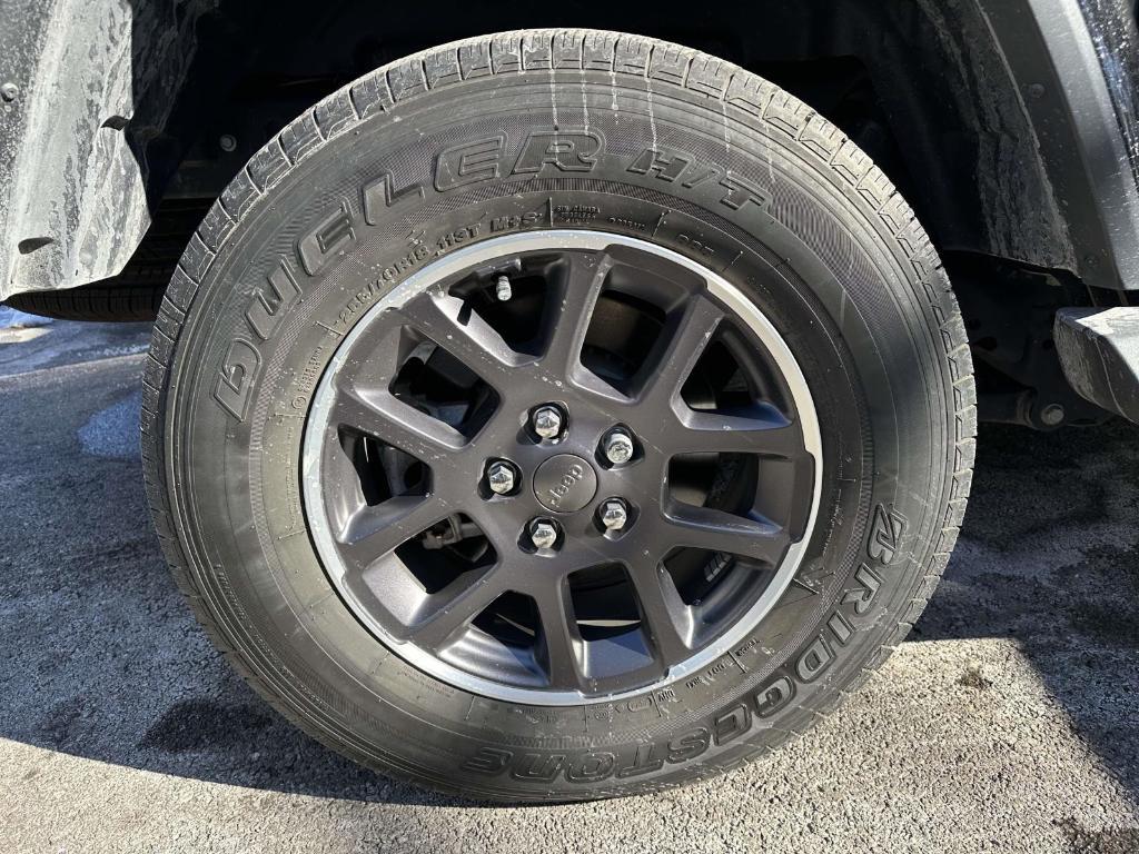 used 2022 Jeep Gladiator car, priced at $31,699